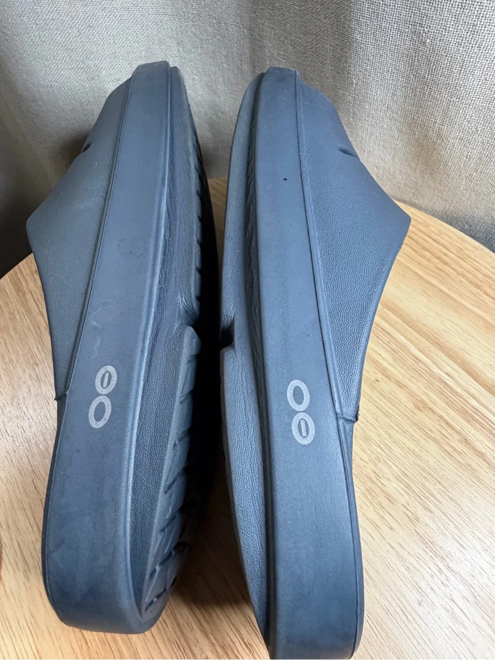 Oofos unisex Ooahh recovery sandals
